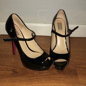 Shoe Dazzle black Mary Jane heels